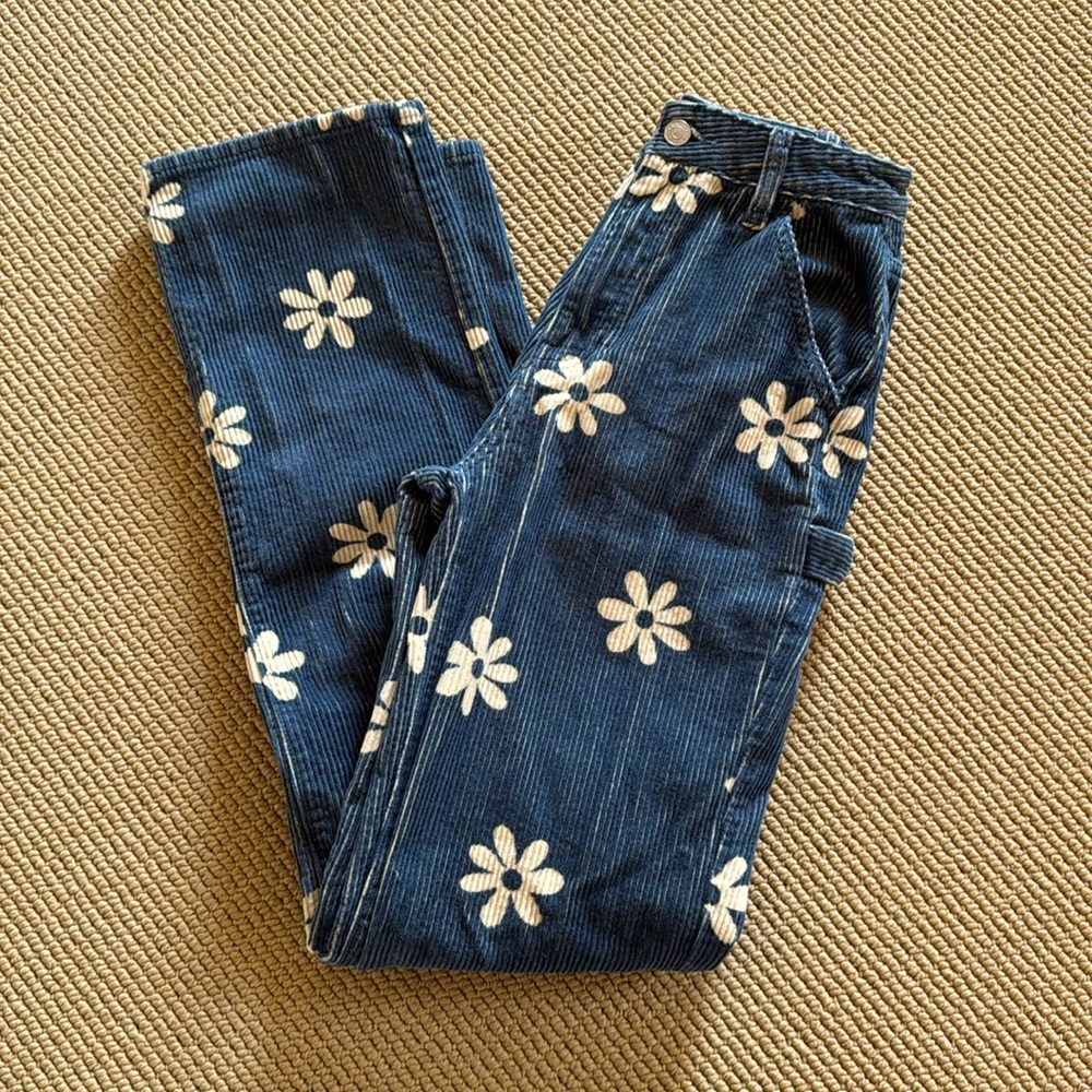 Pacsun 90’s Boyfriend Carpenter Jeans. 100% cotton floral pattern high rise.